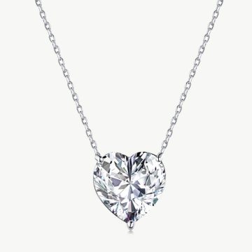 Shimmering Heart-Cut Pendant Necklace with 5A 6