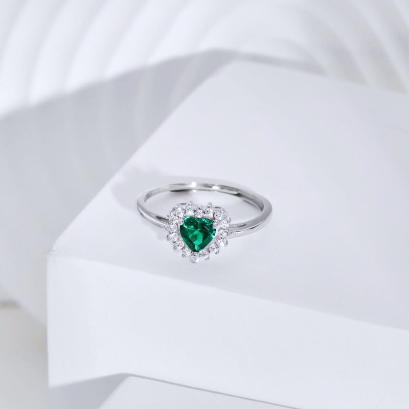 Heart-Shaped-Emerald-and-Diamond-White-silver-Ring-DY120494-S-W-GN-(4a)