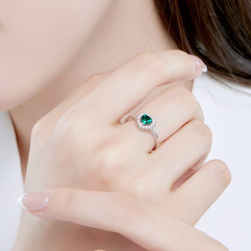 Heart-Shaped-Emerald-and-Diamond-White-silver-Ring-DY120494-S-W-GN-(6a)