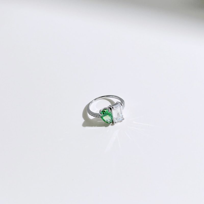 Luxurious-Dual-Stone-Emerald-Silver-Ring-DY121040-S-W-WG-(2a)