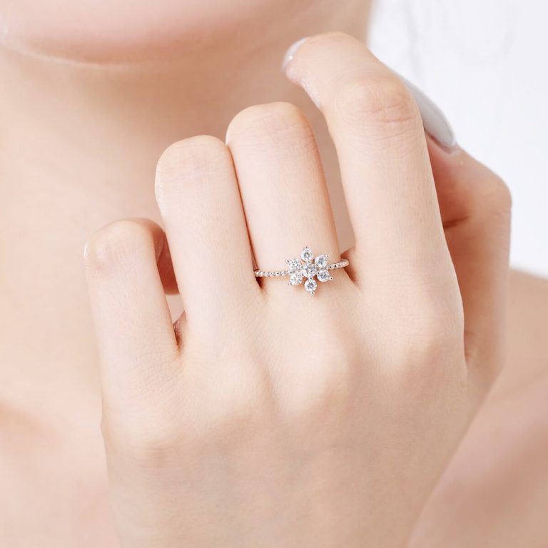 Snowflake Diamond Silver Ring DY121041-S-W-WH (1)