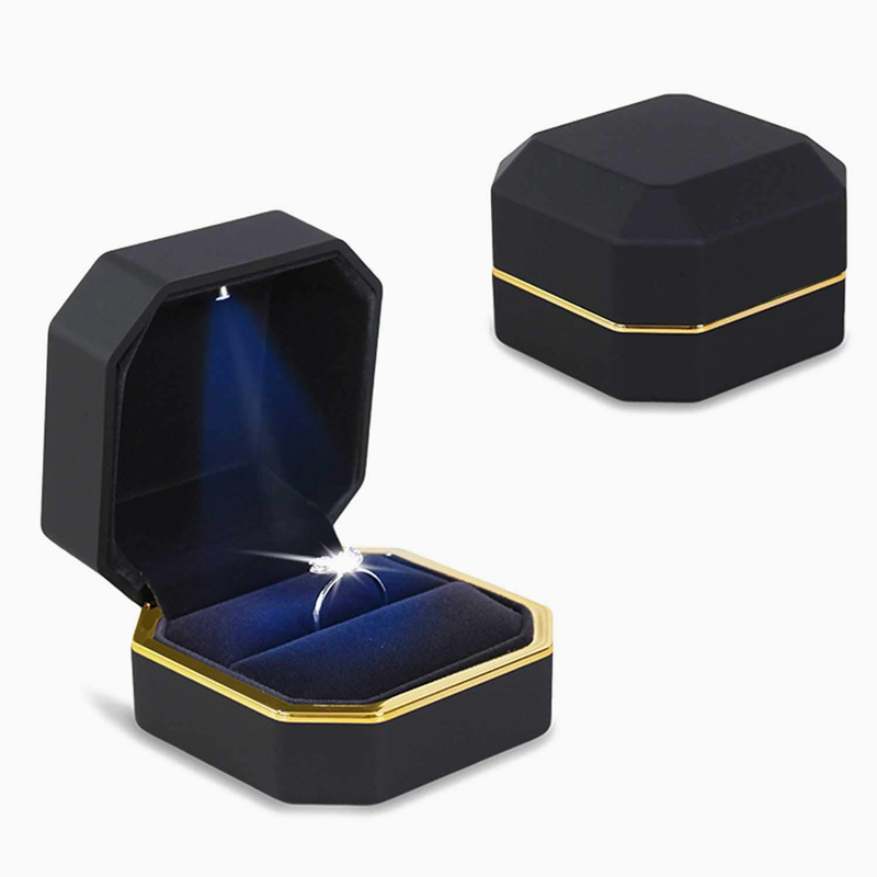 Square-Velvet-Wedding-Ring-Case-black-Other4-Ringbox24881-BC-G-L-BL-800